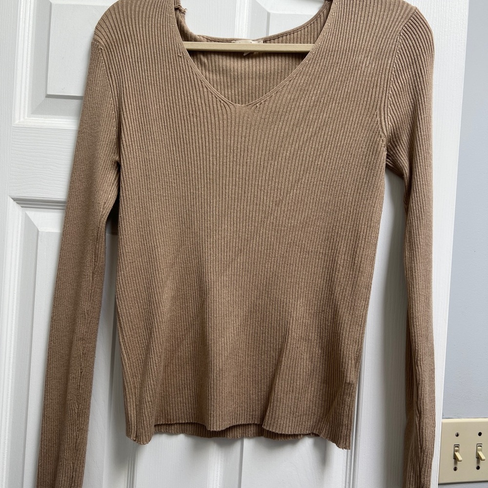 La Miel Boutique Ribbed V-Neck